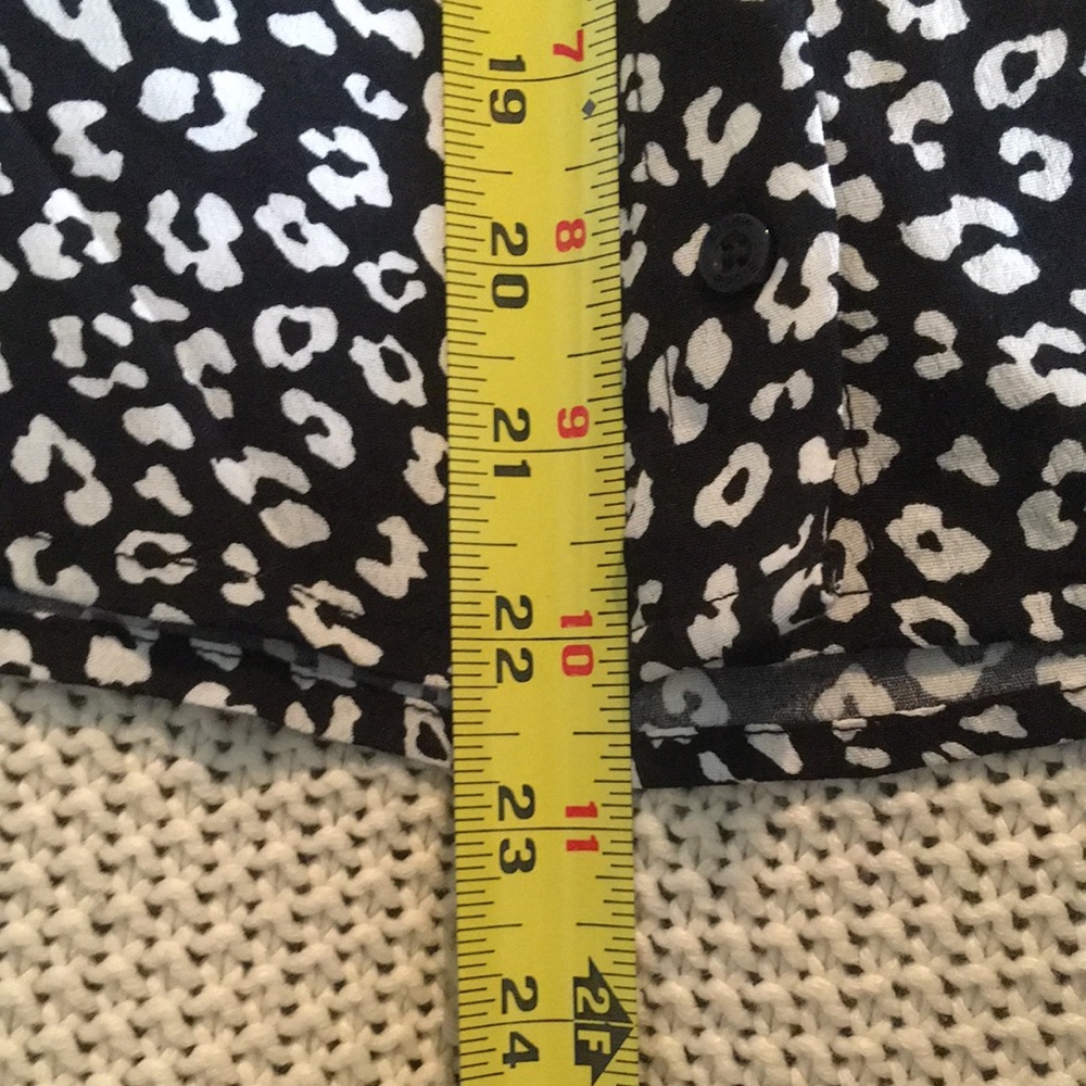 Patterned Blouse | Medium - Picture 3 of 4